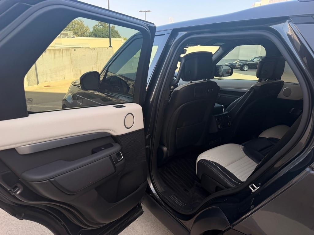 Land Rover Discovery R-Dynamic HSE 2021