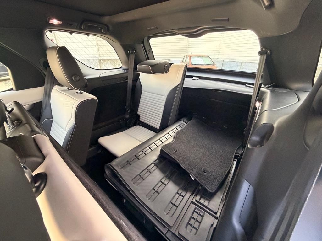 Land Rover Discovery R-Dynamic HSE 2021