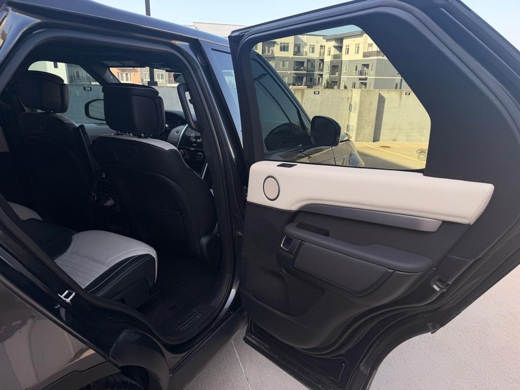 Land Rover Discovery R-Dynamic HSE 2021