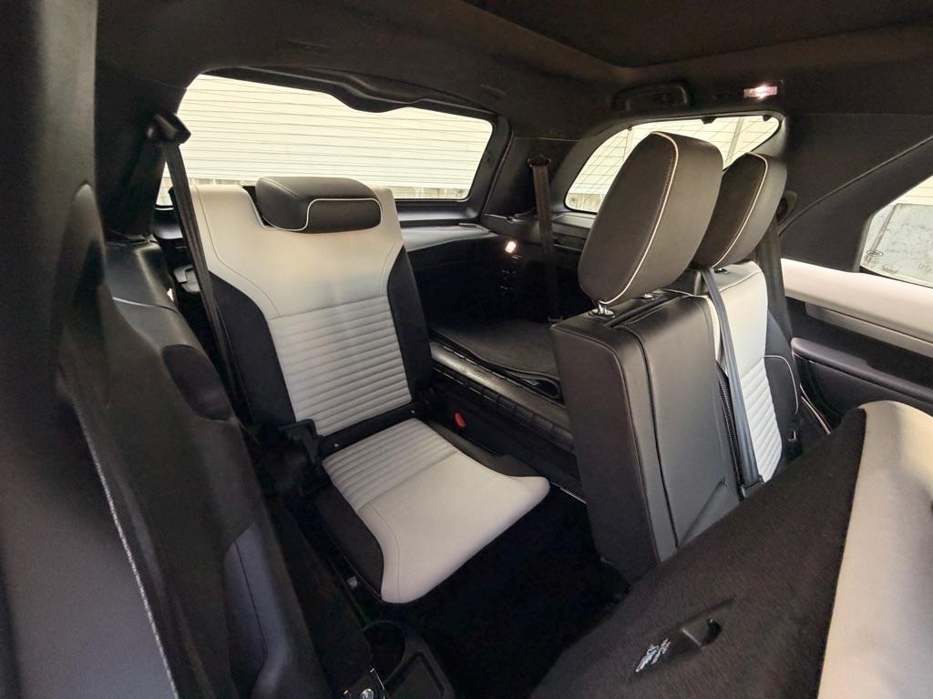 Land Rover Discovery R-Dynamic HSE 2021