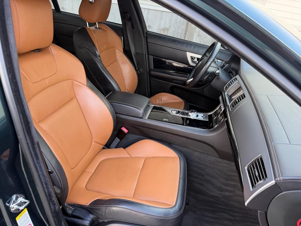 Jaguar XF-Series XF Supercharged 2012