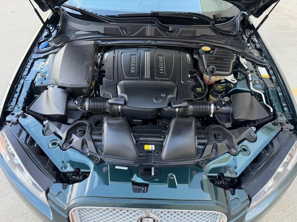 Jaguar XF-Series XF Supercharged 2012