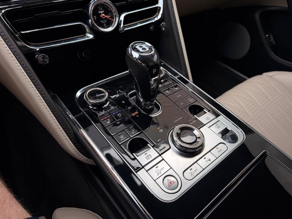 Bentley Flying Spur  2021