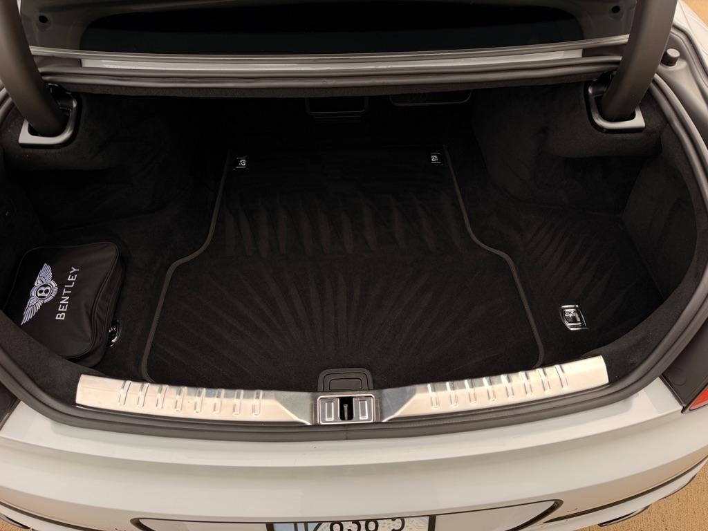 Bentley Flying Spur  2021
