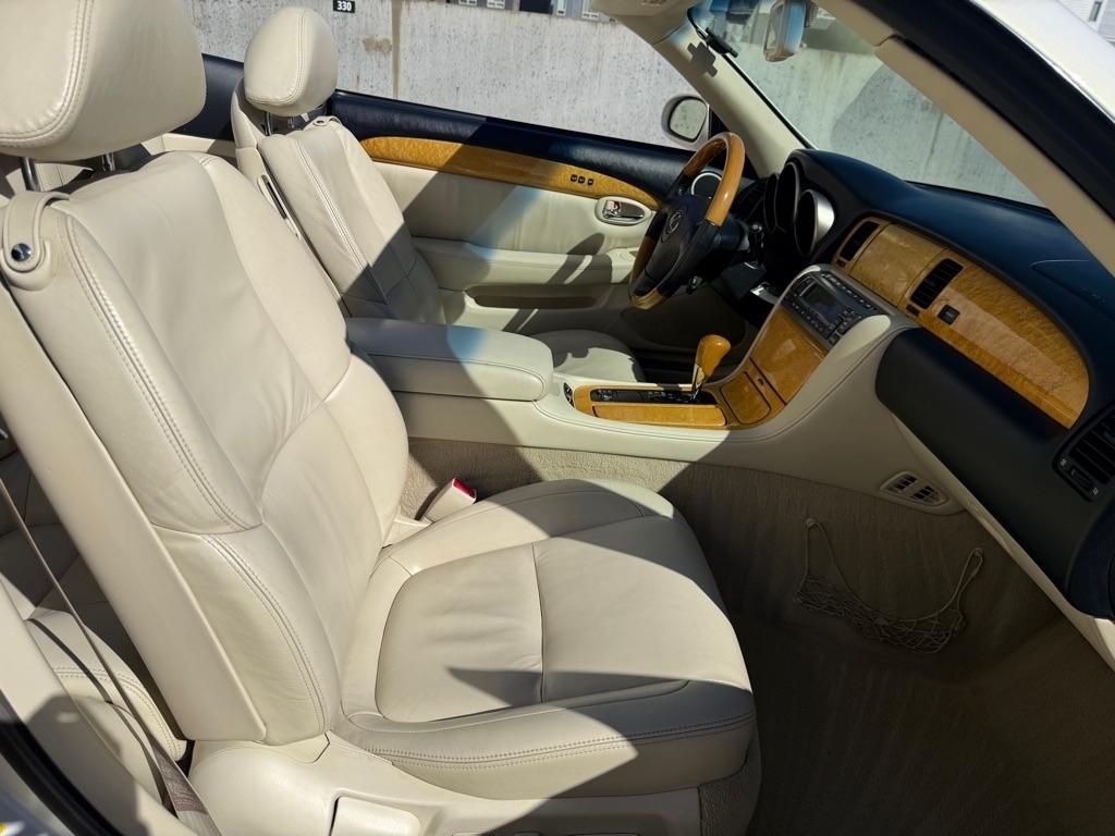 Lexus SC 430 Convertible 2004
