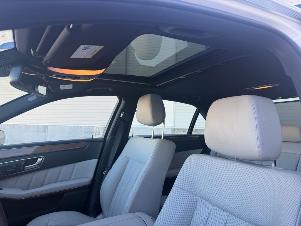 Mercedes-Benz E-Class E350 4MATIC Sedan 2012