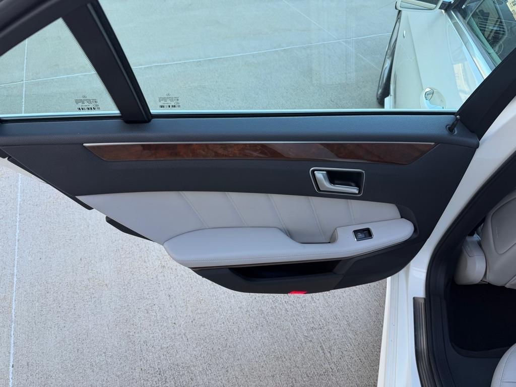 Mercedes-Benz E-Class E350 4MATIC Sedan 2012