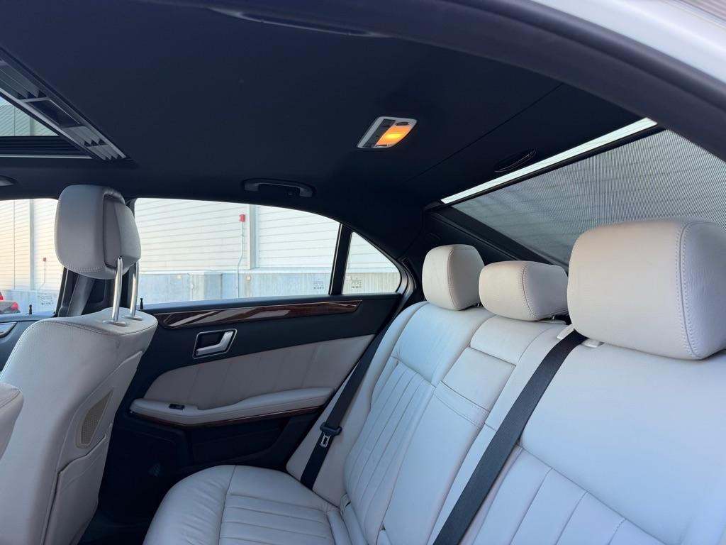 Mercedes-Benz E-Class E350 4MATIC Sedan 2012