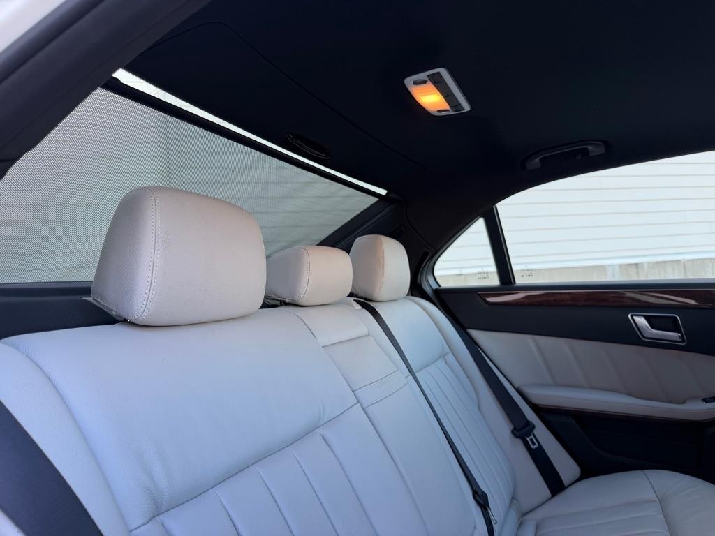 Mercedes-Benz E-Class E350 4MATIC Sedan 2012
