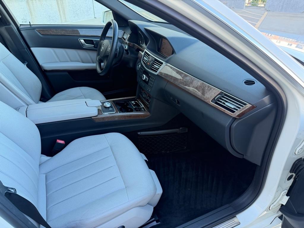 Mercedes-Benz E-Class E350 4MATIC Sedan 2012