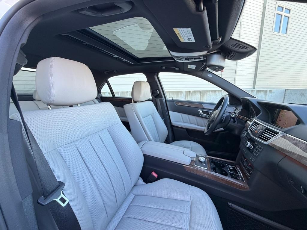 Mercedes-Benz E-Class E350 4MATIC Sedan 2012