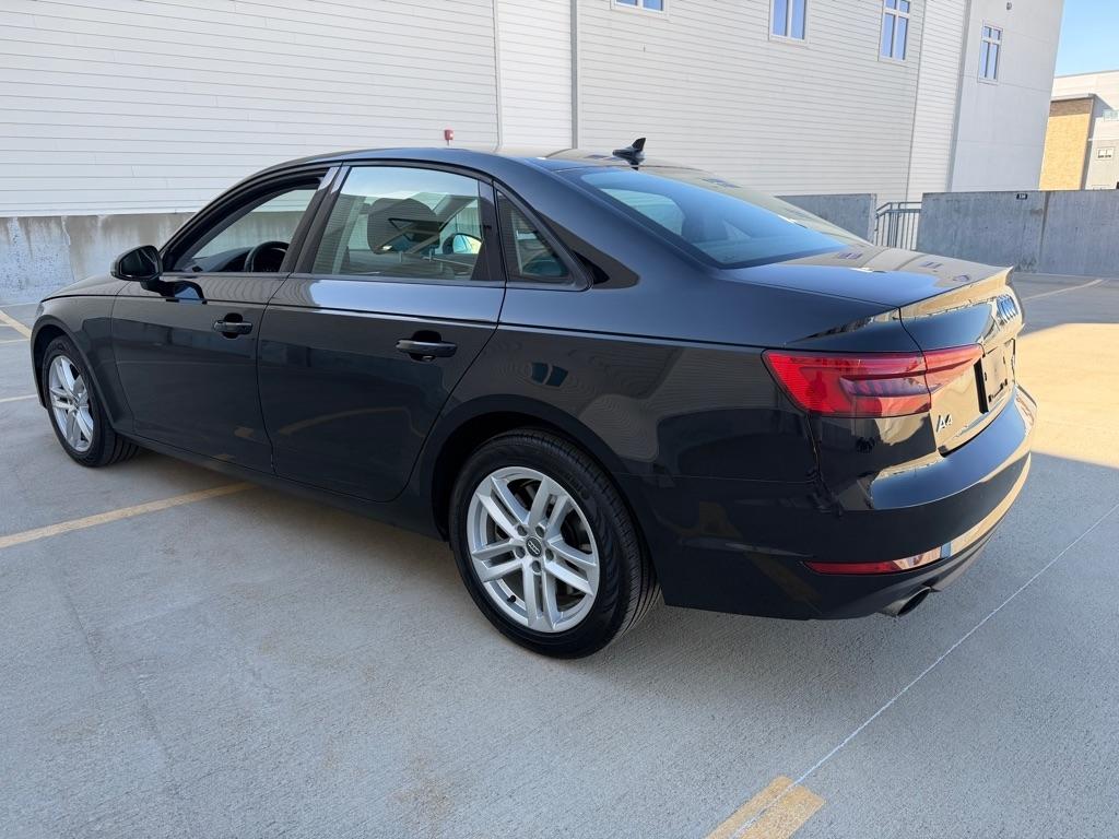 Audi A4 2.0T Premium quattro Sedan 2017