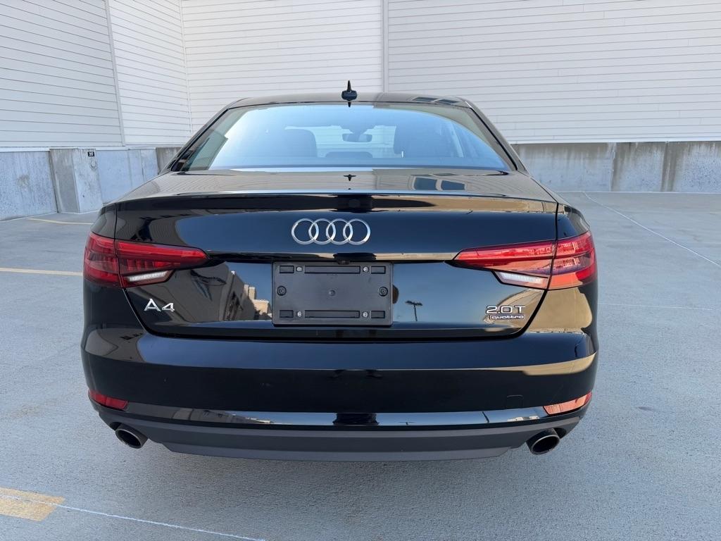 Audi A4 2.0T Premium quattro Sedan 2017