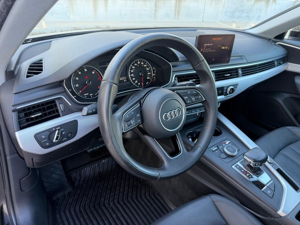 Audi A4 2.0T Premium quattro Sedan 2017