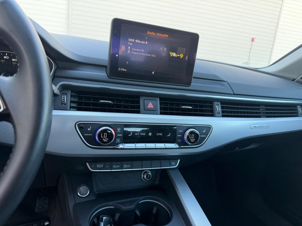 Audi A4 2.0T Premium quattro Sedan 2017