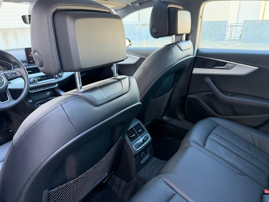Audi A4 2.0T Premium quattro Sedan 2017