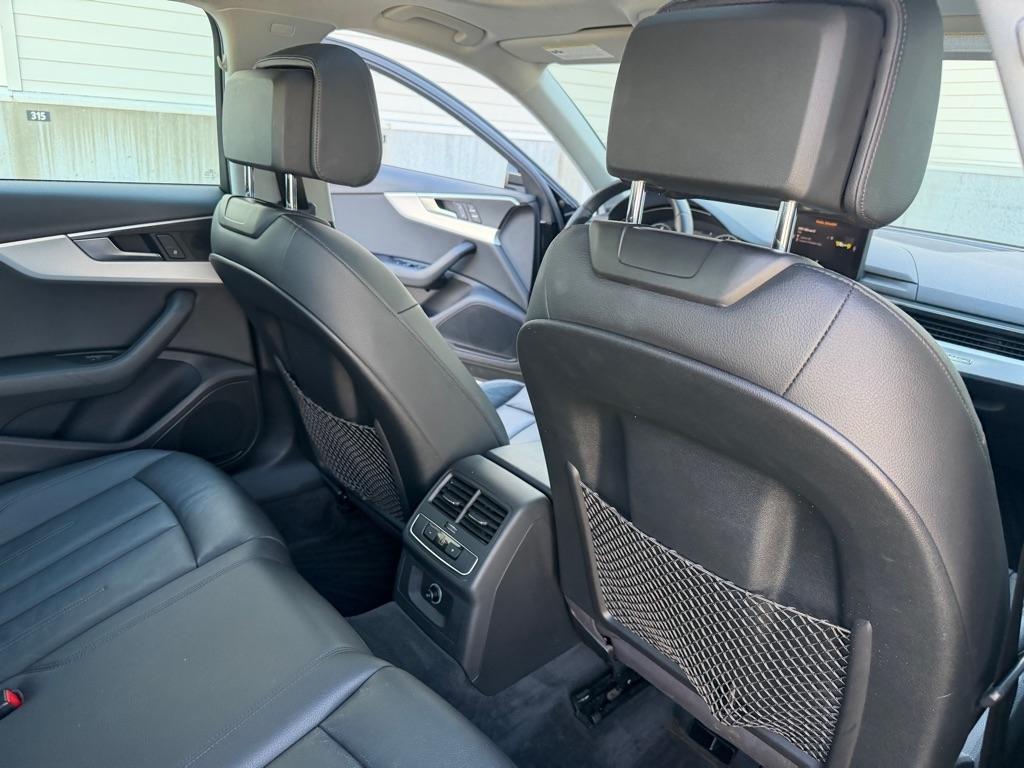 Audi A4 2.0T Premium quattro Sedan 2017