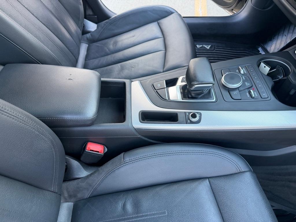 Audi A4 2.0T Premium quattro Sedan 2017