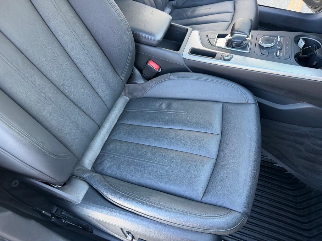 Audi A4 2.0T Premium quattro Sedan 2017