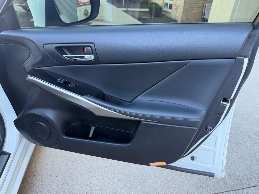 Lexus IS 250 RWD 2014