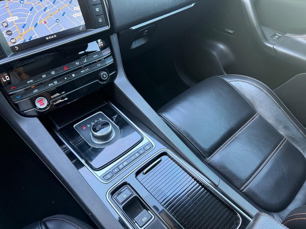 Jaguar F-Pace 25t Prestige 2018