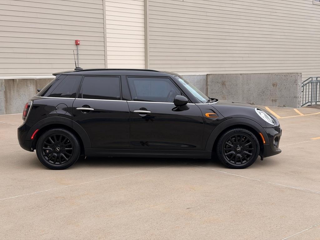 MINI Cooper 4-Door 2017