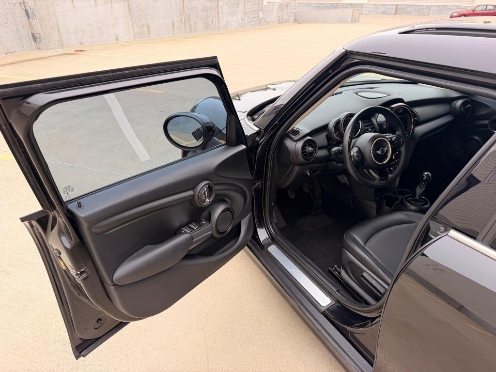 MINI Cooper 4-Door 2017