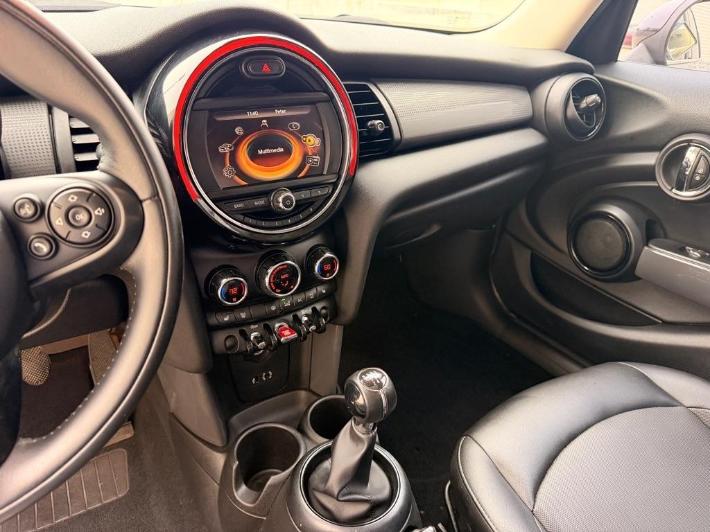 MINI Cooper 4-Door 2017