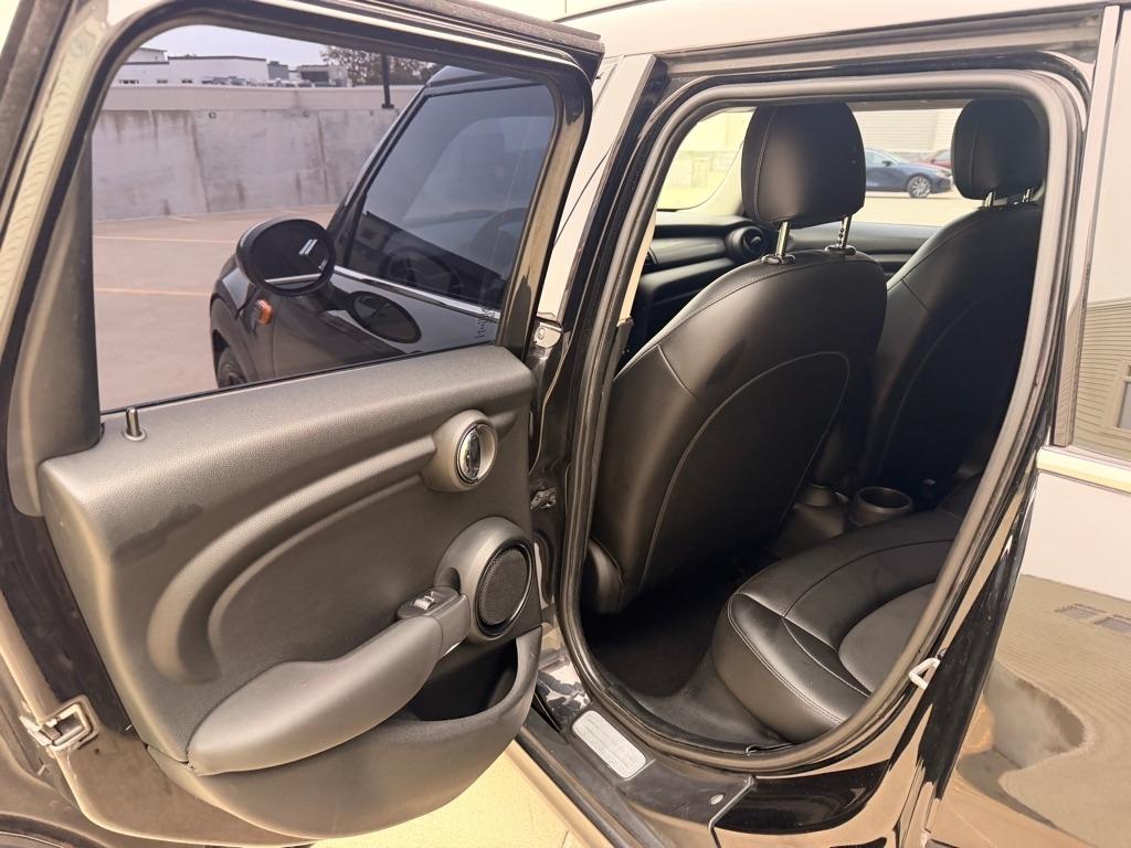 MINI Cooper 4-Door 2017