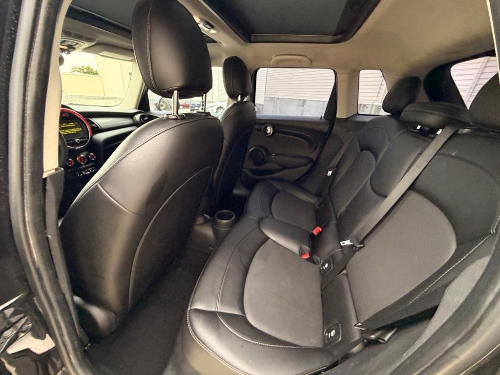 MINI Cooper 4-Door 2017
