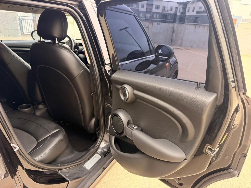MINI Cooper 4-Door 2017