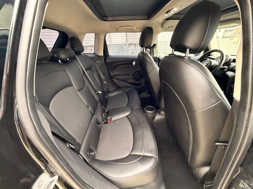 MINI Cooper 4-Door 2017