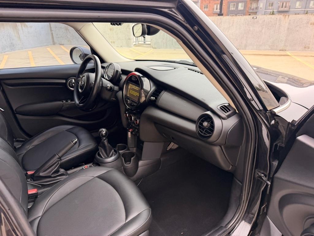 MINI Cooper 4-Door 2017