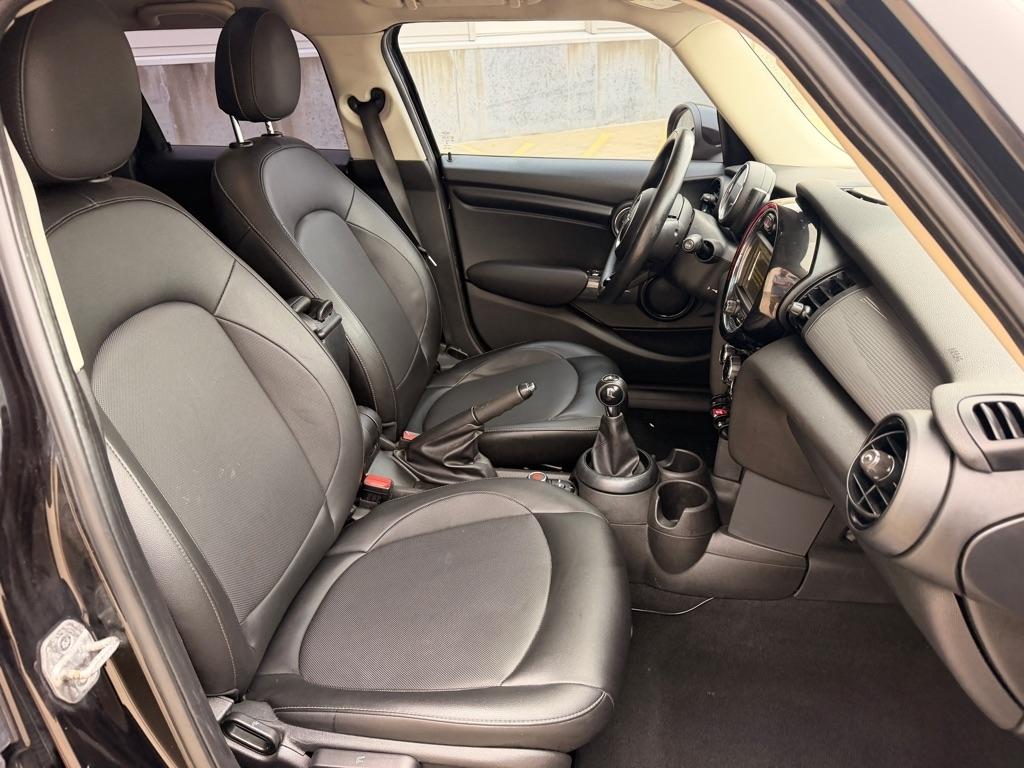 MINI Cooper 4-Door 2017