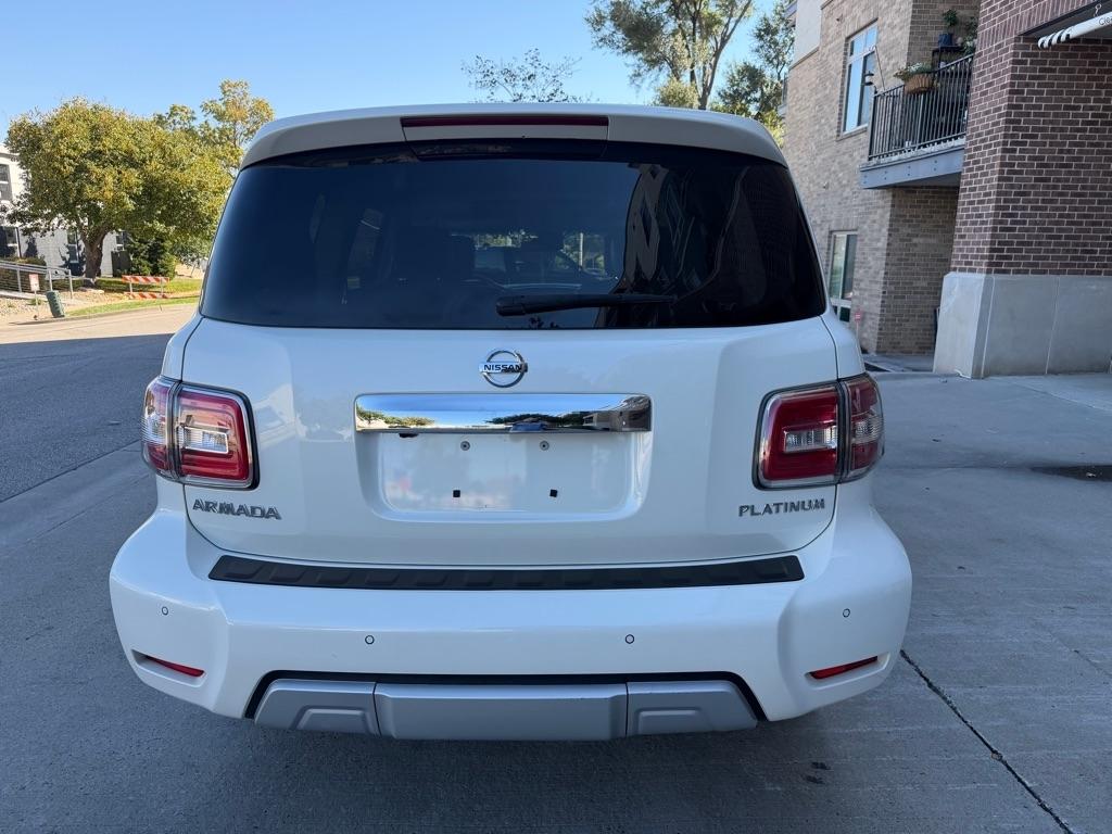 Nissan Armada Platinum AWD 2017