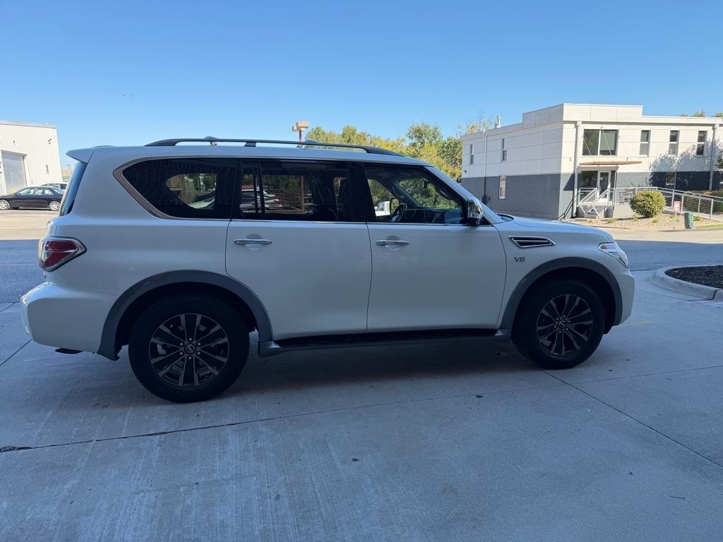 Nissan Armada Platinum AWD 2017