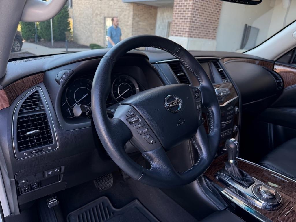 Nissan Armada Platinum AWD 2017