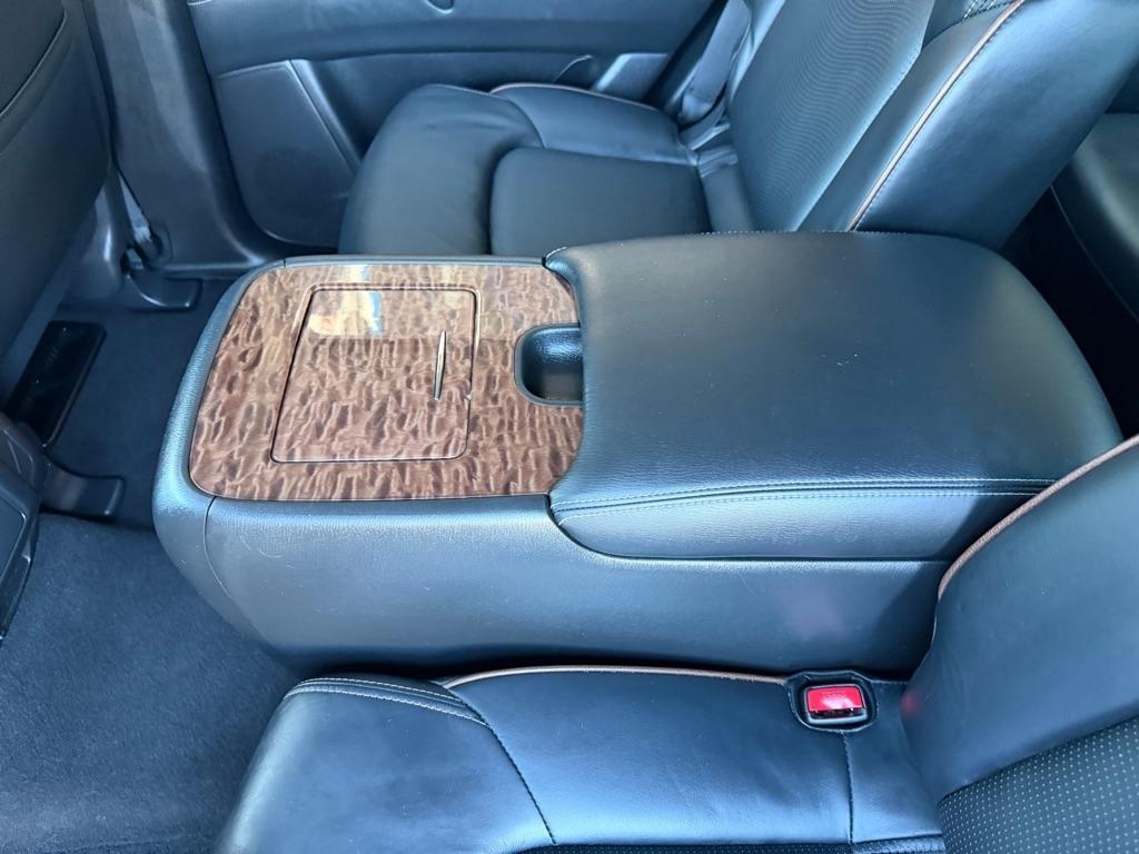 Nissan Armada Platinum AWD 2017