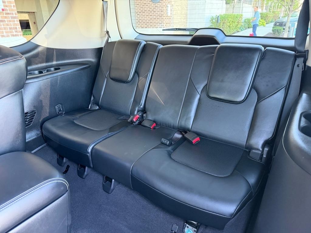 Nissan Armada Platinum AWD 2017