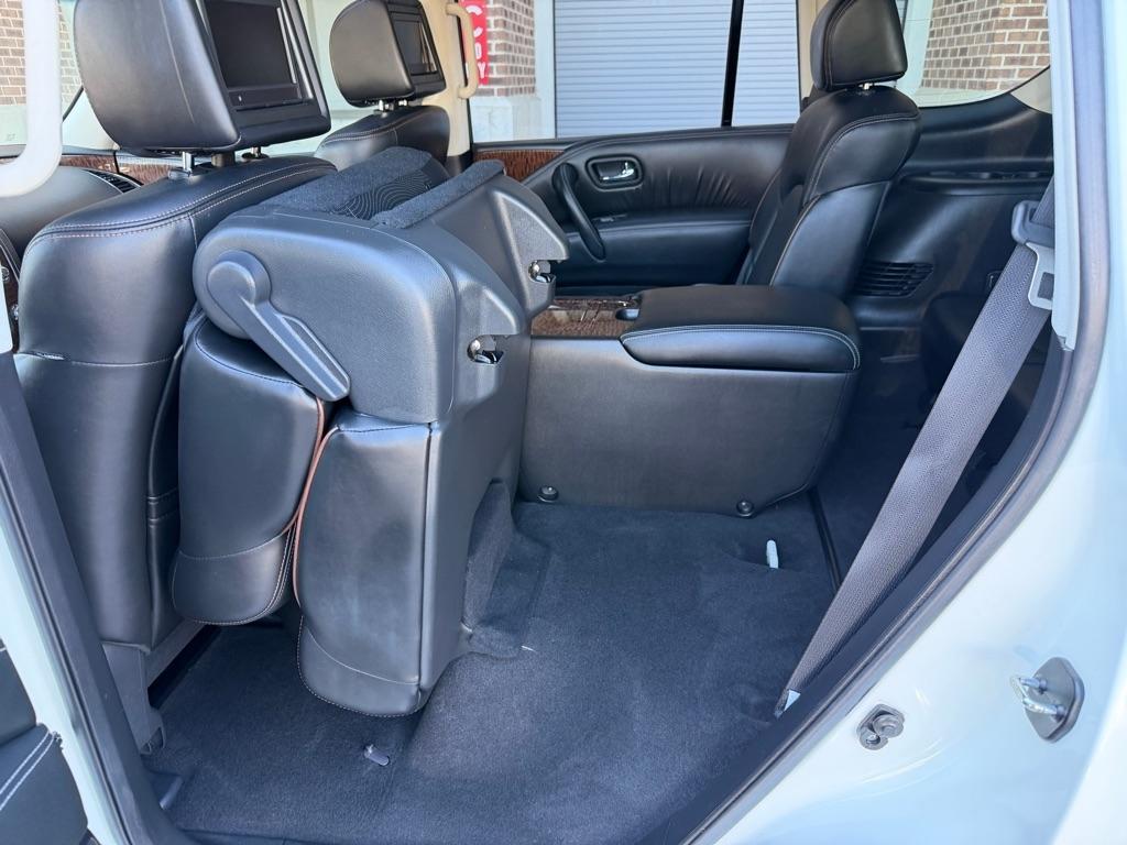 Nissan Armada Platinum AWD 2017