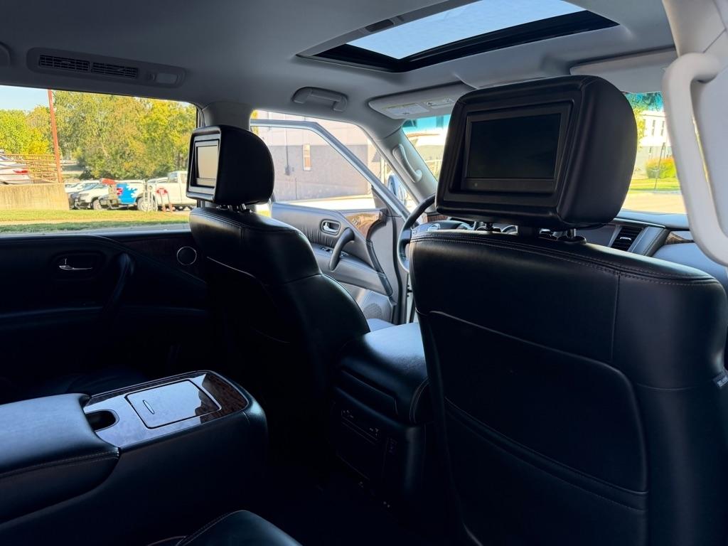 Nissan Armada Platinum AWD 2017