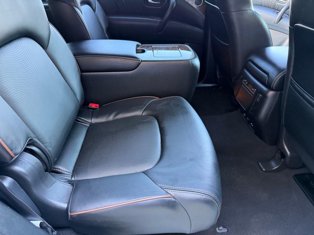 Nissan Armada Platinum AWD 2017