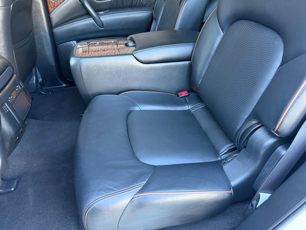 Nissan Armada Platinum AWD 2017