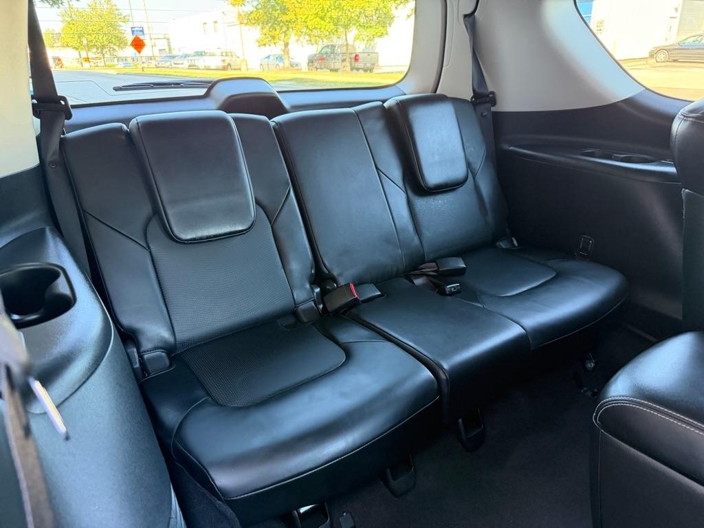 Nissan Armada Platinum AWD 2017