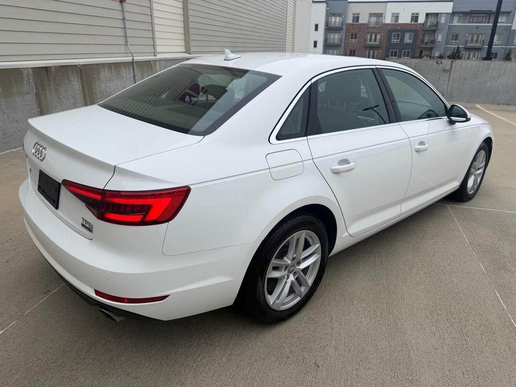 Audi A4 2.0T Premium quattro Sedan 2017