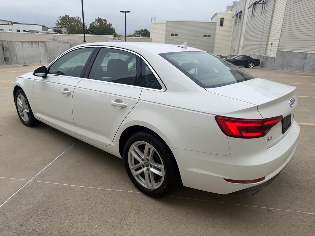 Audi A4 2.0T Premium quattro Sedan 2017