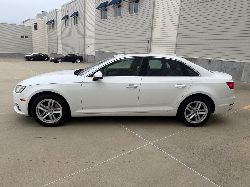 Audi A4 2.0T Premium quattro Sedan 2017