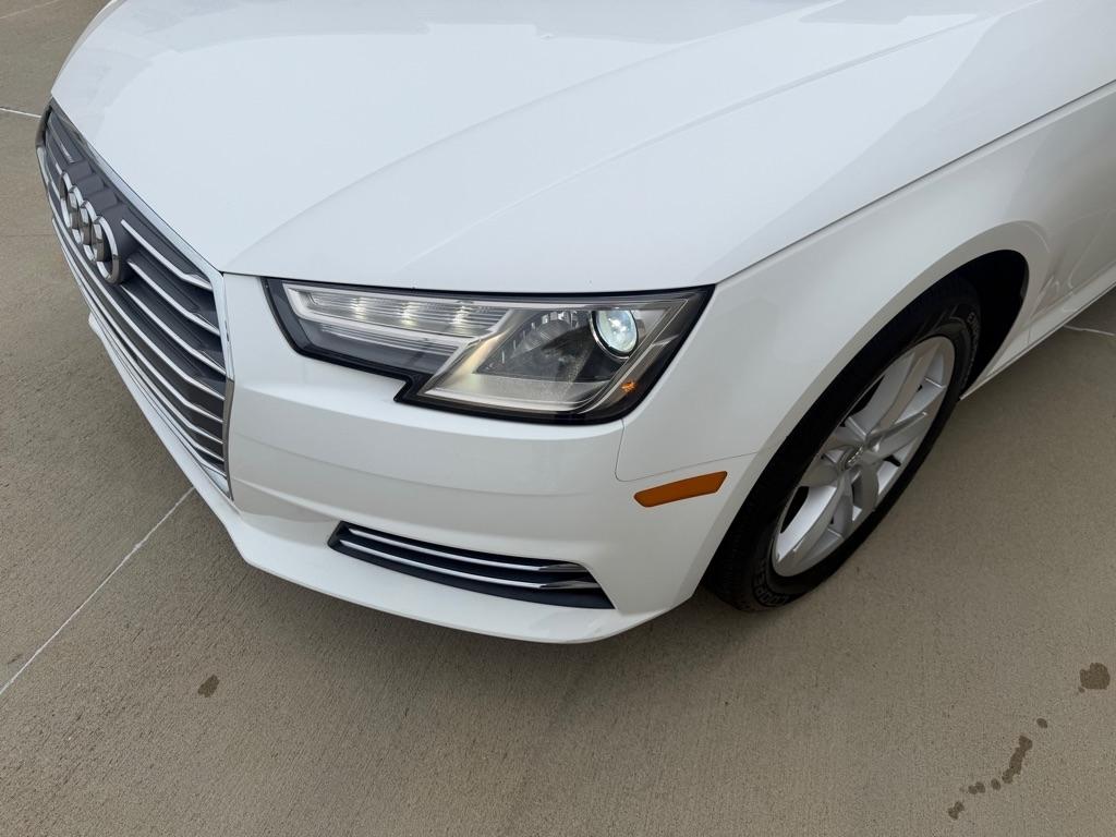 Audi A4 2.0T Premium quattro Sedan 2017