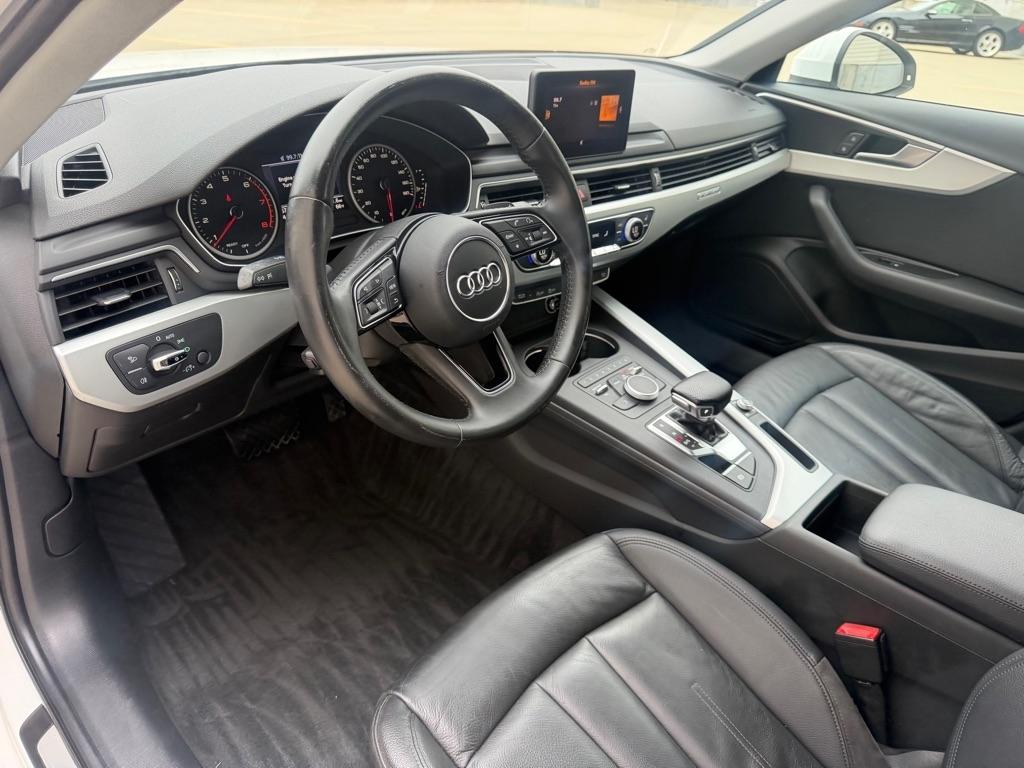 Audi A4 2.0T Premium quattro Sedan 2017