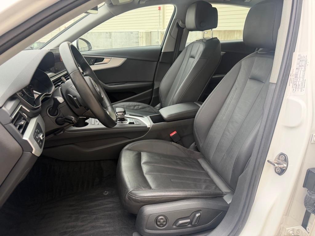 Audi A4 2.0T Premium quattro Sedan 2017